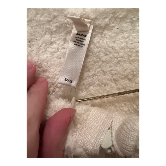 Skims Cozy Knit Cropped Pullover - Picture 7 of 9